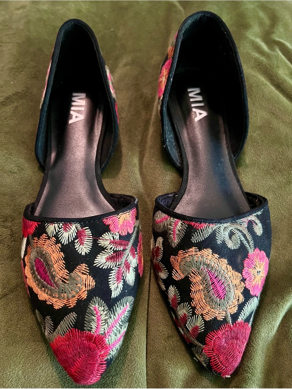 MIA Women's Black Floral Embroidered Pointed D'Orsay Flats